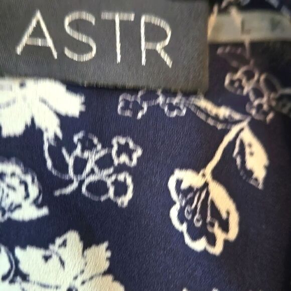 EC ANTHROPOLOGIE ASTR THE LABEL FLORAL BLOUSE SZ.L - Picture 6 of 6